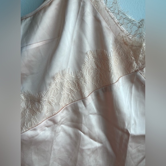 Forever 21 Satin Lace-Trim Cami top peach - Picture 9 of 13